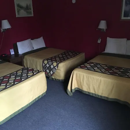 Tarragon Motel Marinette Exterior photo